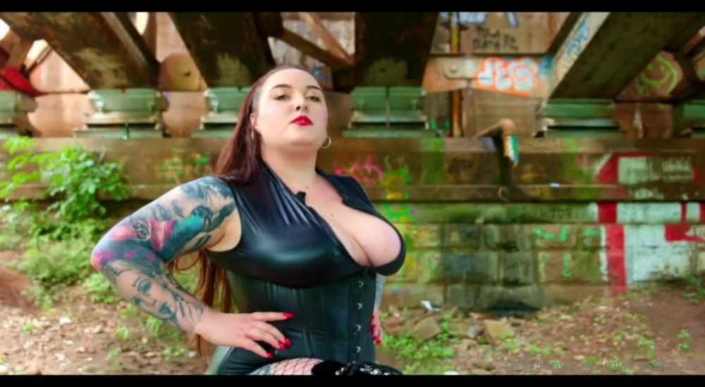 mistresskarino 07 08 2022 2551752072 I'm the Boss Lady. I know I turn you on