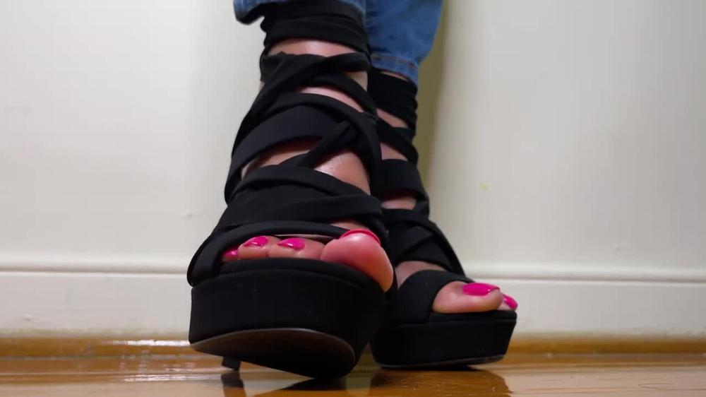 Over 20 Minute Toe Tapping In Heels