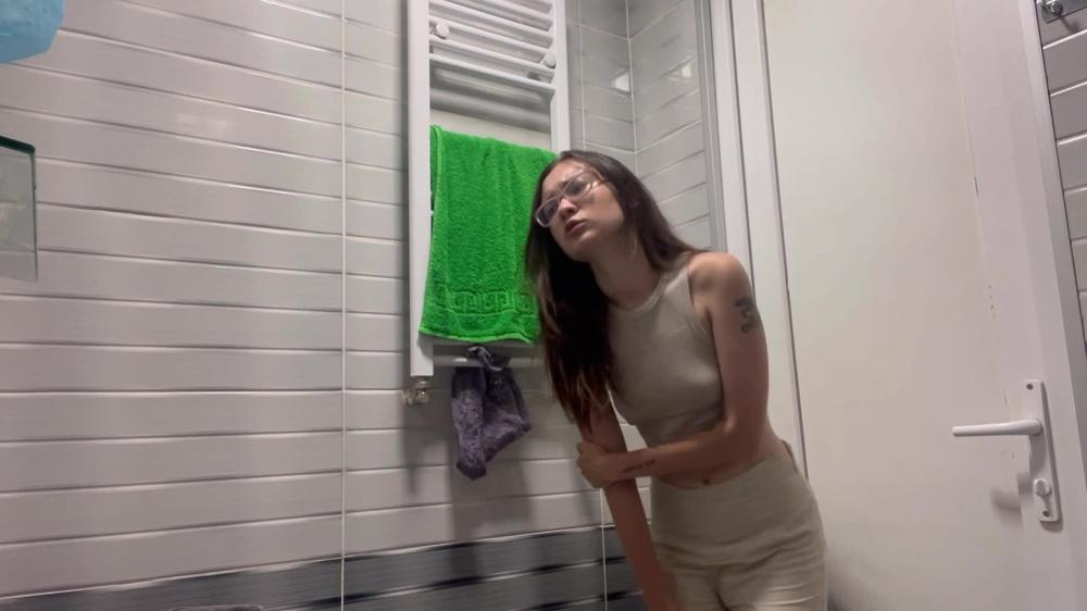 Pee Desperation Open The Door