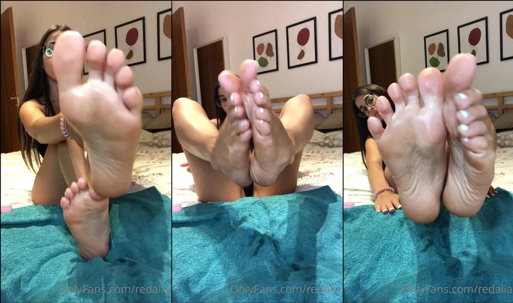redalia 04 09 2022 2587576090 Mi metto lâolio sui piedi  mi fai un massaggio  