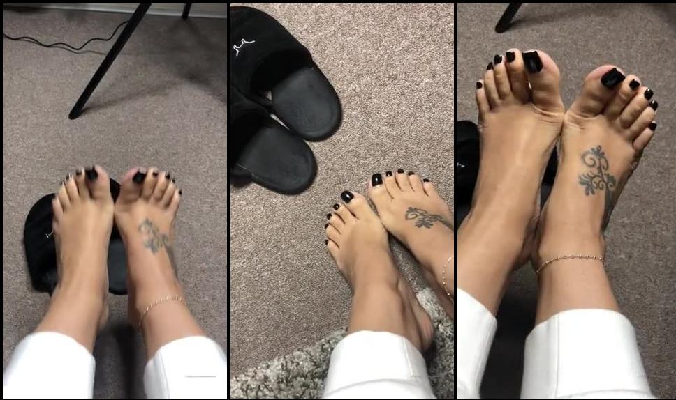 deedeericanfeet 03 02 2020 140997255 This was random hahahah But look at these fatty toes thou