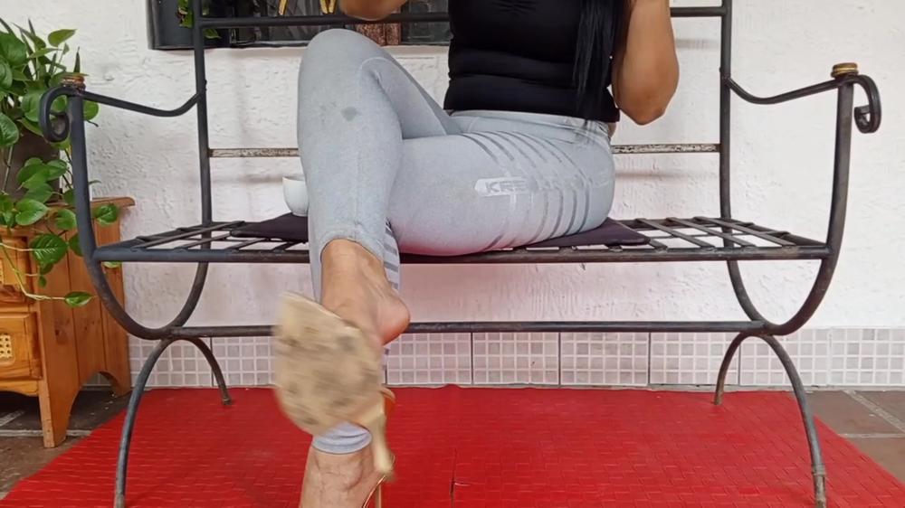 Goddess Foot Fetish - Scratching Your Feet By Itching In Them (3)