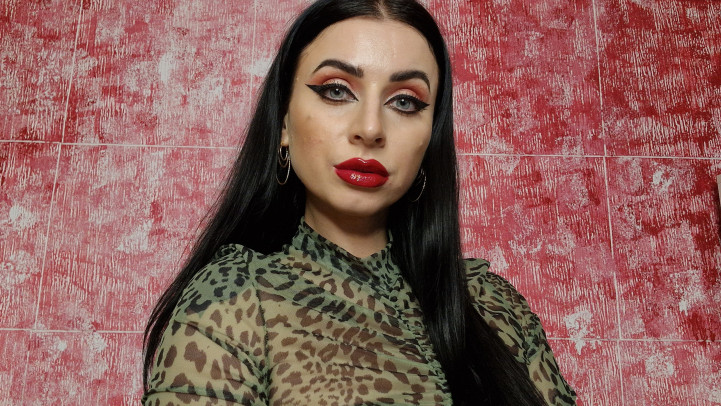 Owned by a lipstick Goddess - Part 1 - January 20, 2023