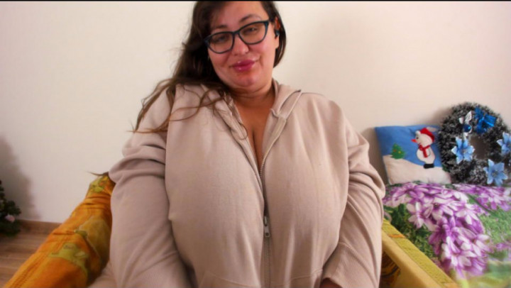 tease u with deep cleavage worship huge