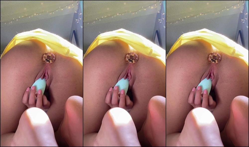 Cumming In Sundress W Buttplug