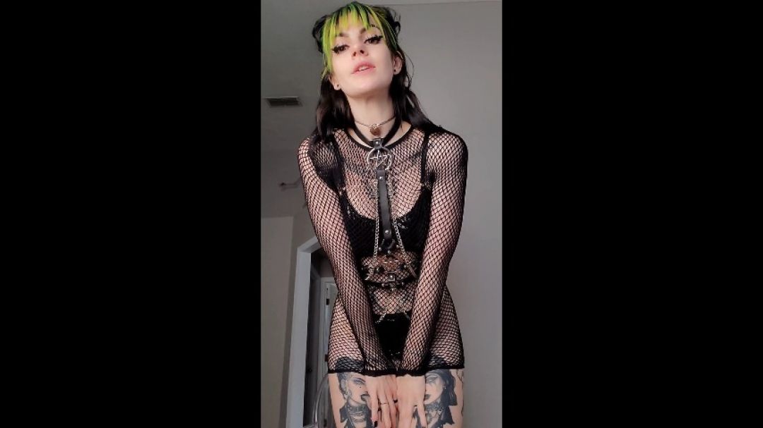 Lingerie & Ass worship quickie - February 01, 2025