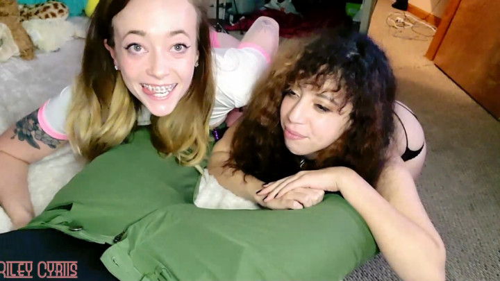 Teen shows Daddy's new toy to suck cock