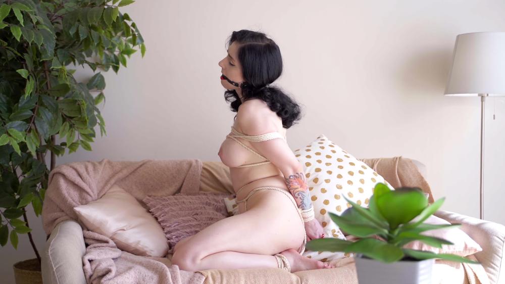 Fully Nude Rope Bondage