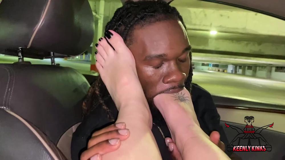 KeenlyKinks - Smelly Foot Worship In Driver'S Seat