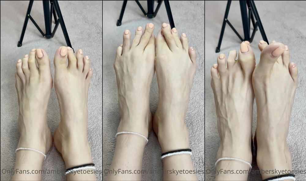 amberskyetoesies 03 05 2022 2443929805 Toe cross over Toe view