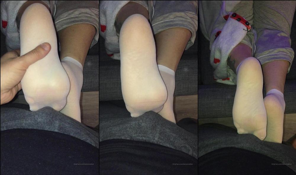 veronicafeet 02 03 2020 165954957 How long could he have resisted with my feet holding him straight