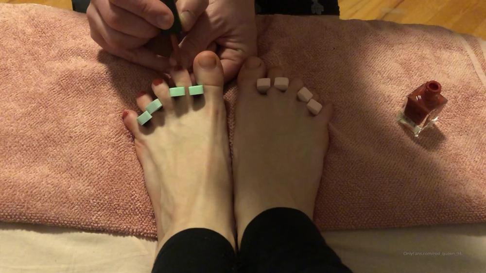 red queen 94 04 02 2020 141730236 watch my cuck do my toe nails send a