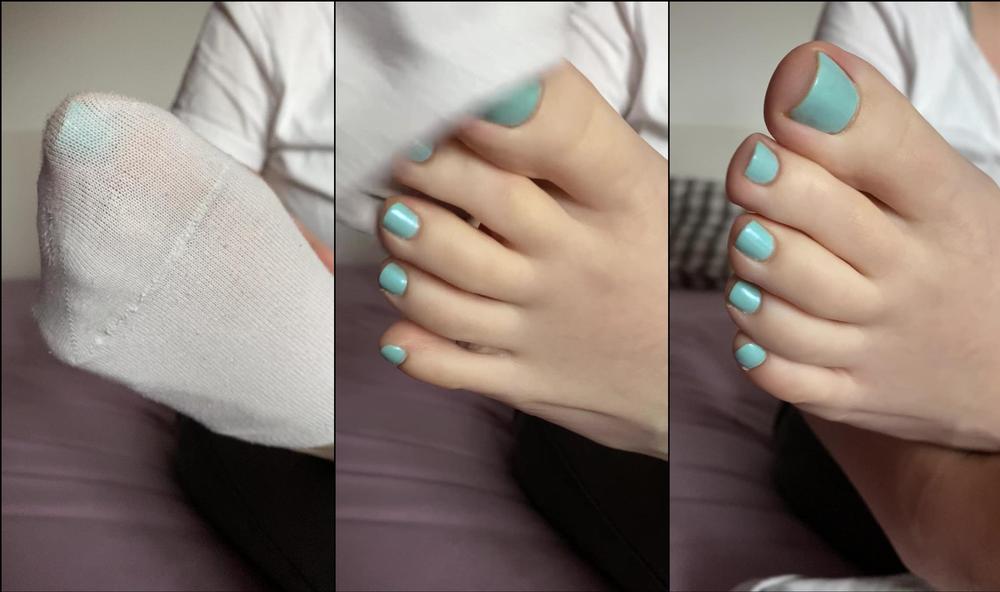 averyysfeet 02 10 2021 2236528661 Releasing my toesies from my white socks