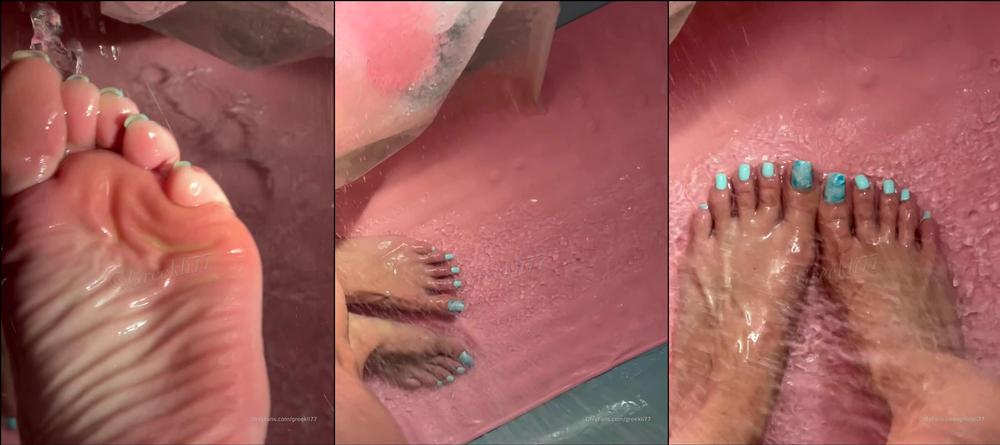 greekli77 10 03 2023 2799888738 drooling over myself