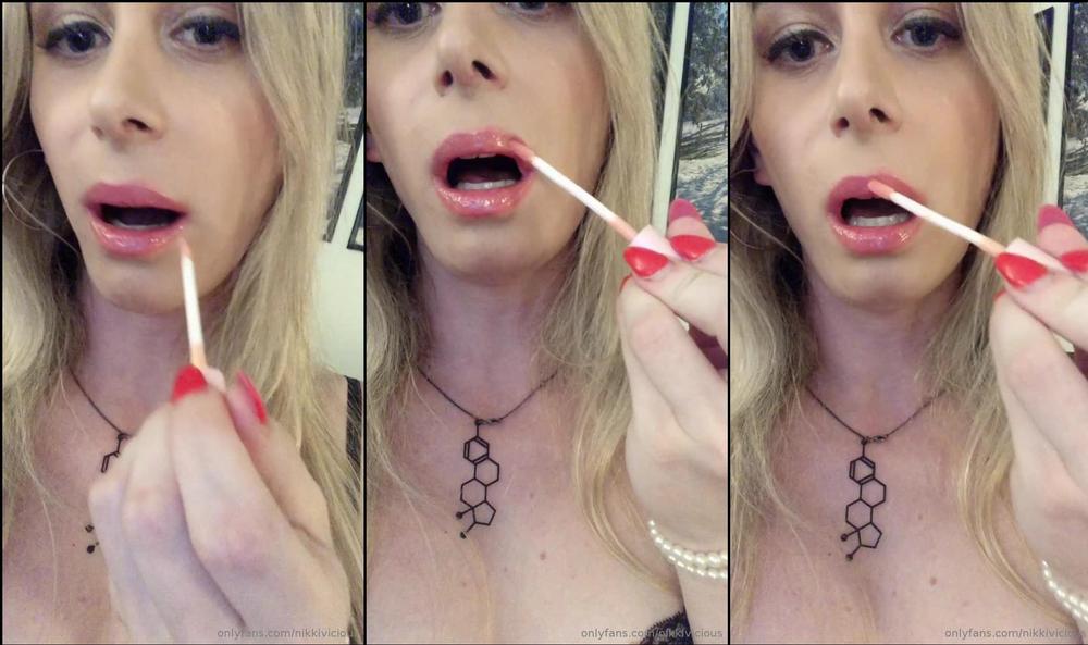 nikkivicious 09 04 2019 27697344 lip gloss makes me feel like such a bitch, i love it.