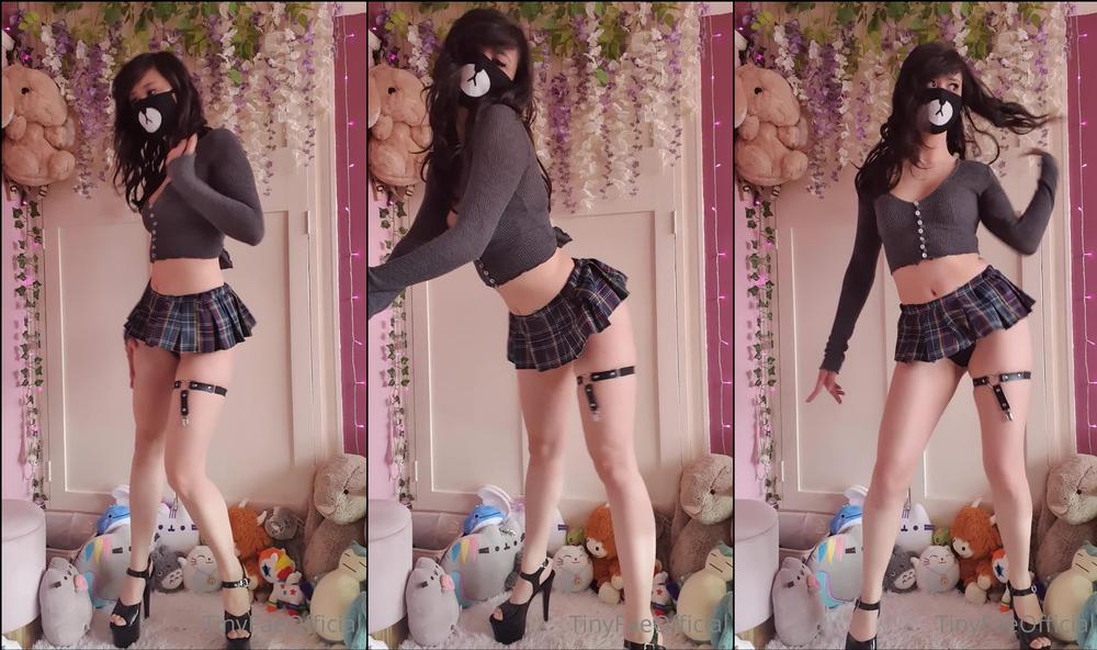 gardenpixie 03 03 2021 2046059151 Whelp  3 I love this skirt so much I bought a more SFW version for when I do go out 