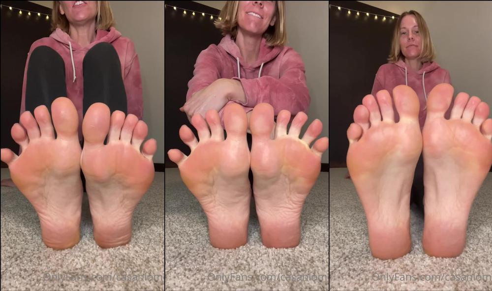 casanlom 03 03 2023 2792870476 i know you love my toe spreads and cute
