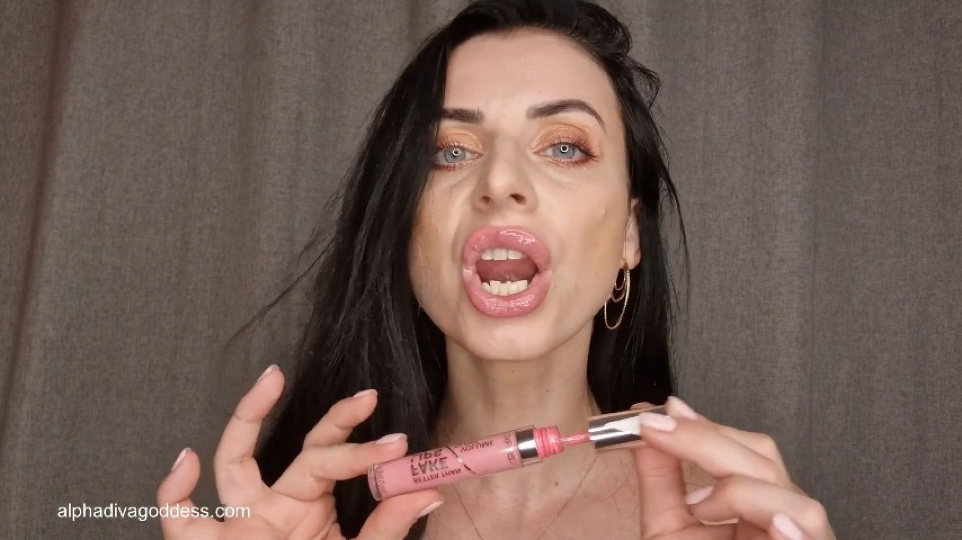 Bubble gum popping Face Fetish part 2