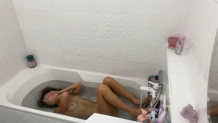 Bath time ignoring cam