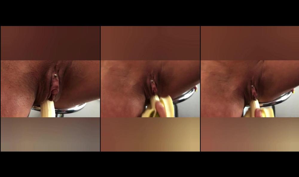 hornysexymuscles 26 11 2019 14938119 Fucked by a banana... .