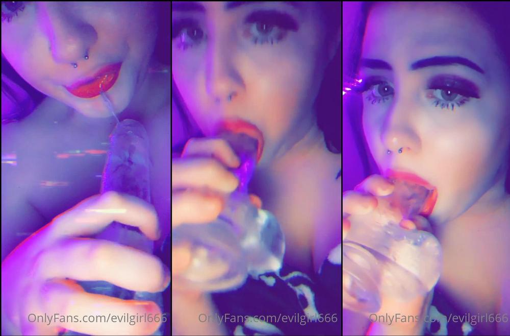 evilgirl666 02 05 2020 276091657 Dildo sucking