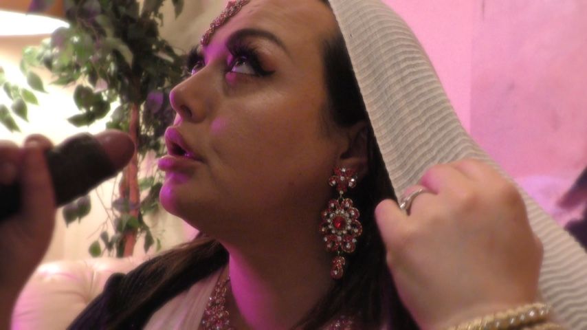Arabian Girl sucking Cock - July 06, 2020