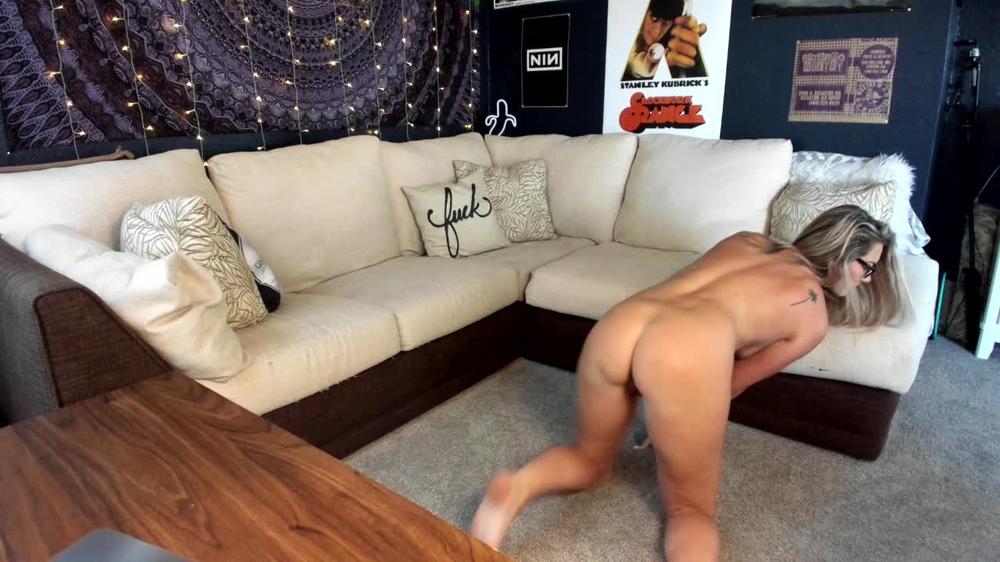 Nude Tease And Twerk