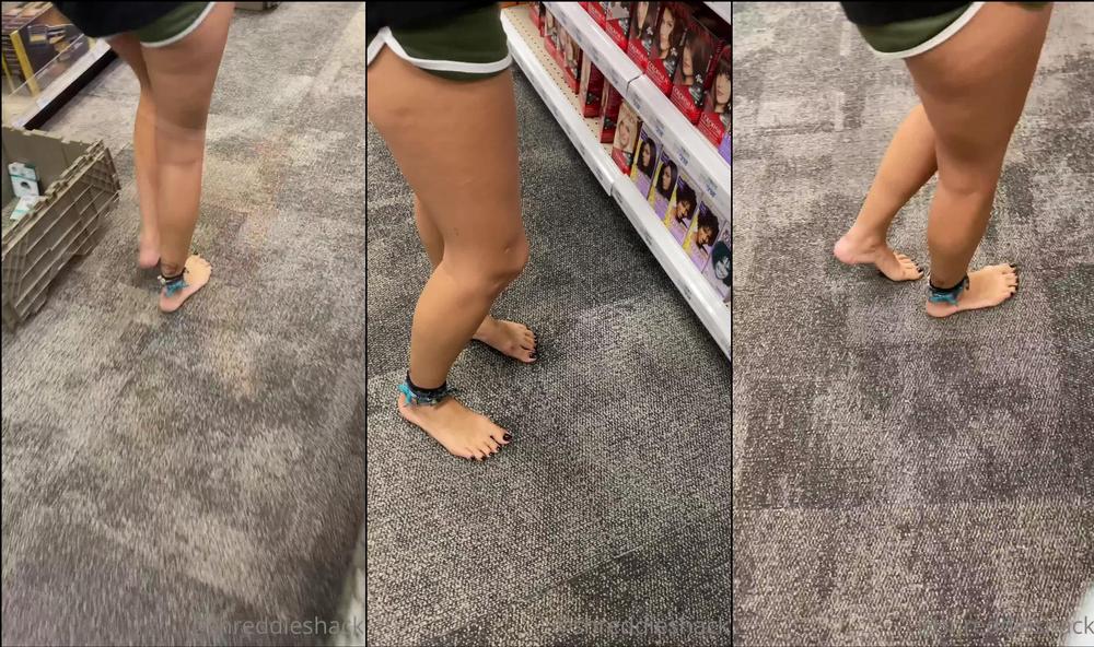 shreddieshack 01 11 2021 2262937510 nataliefox is barefoot in public