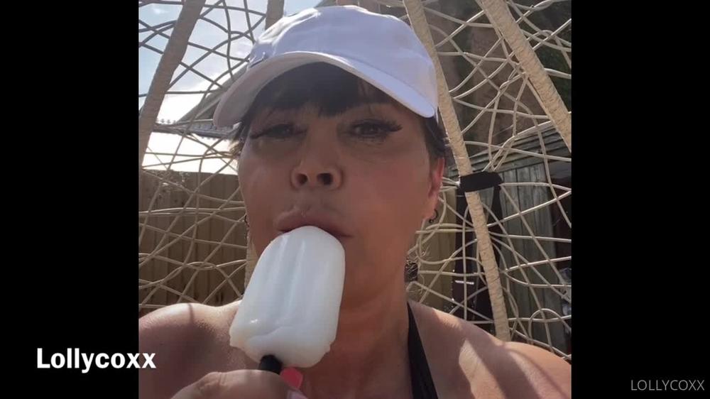 lollycoxx 03 06 2021 2126828605 Not called lollycoxx for nothing   I so do love a lolly 
