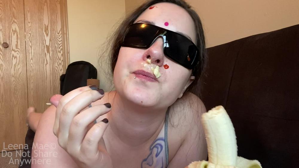 Leena Mae - Putting Stuff Up My Nose