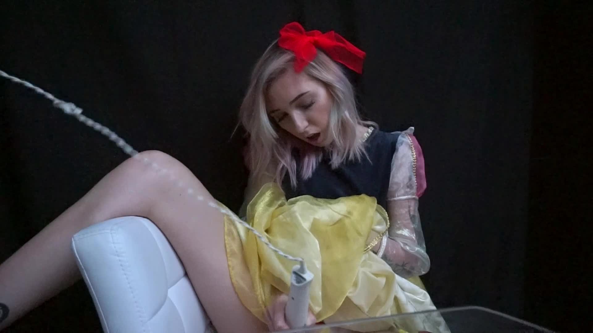 143. Snow White Cums Seven Times