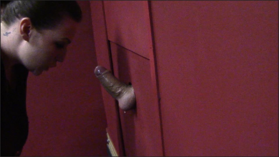 Harmonyreigns Knock For Cock Glory Hole Fun