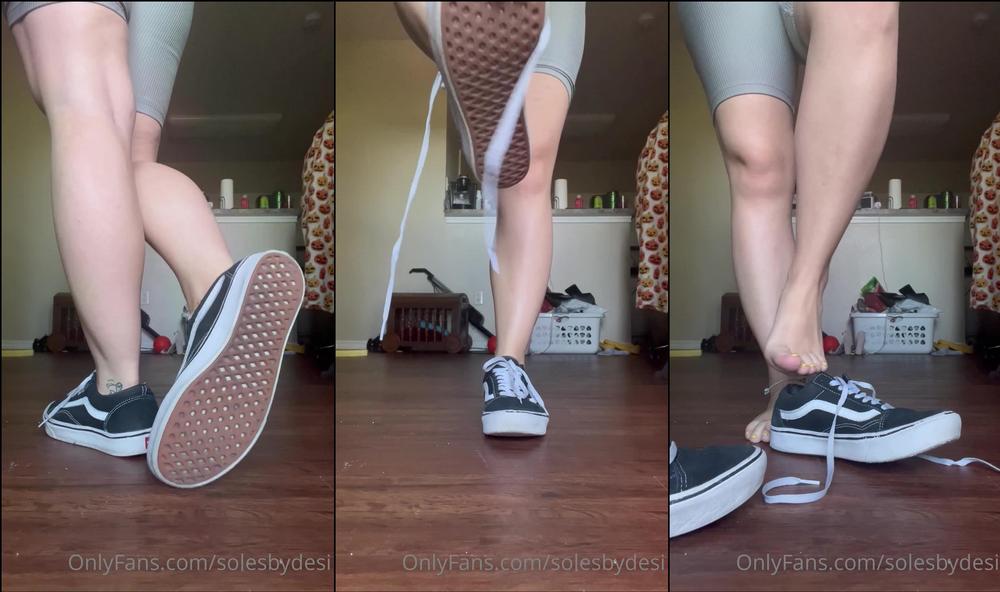 solesbydesi 06 09 2022 2590559504 oops i forgot my socks today
