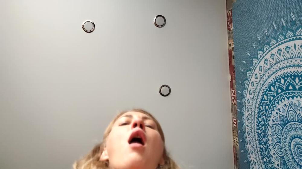 Villena - I sneeze in your face