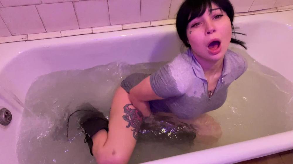Masturbation While Taking Bath In Boots
