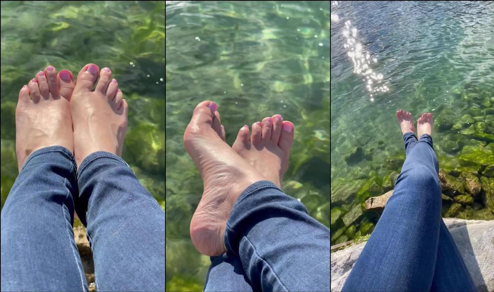 ibicella 05 11 2022 2668508414 My feet 