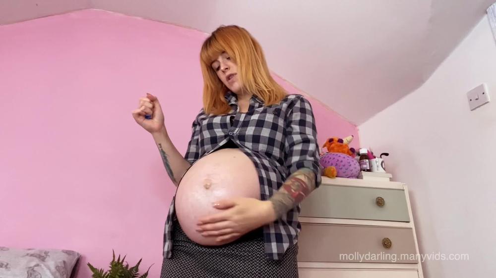 Pregnant Giantess Eats Last Man