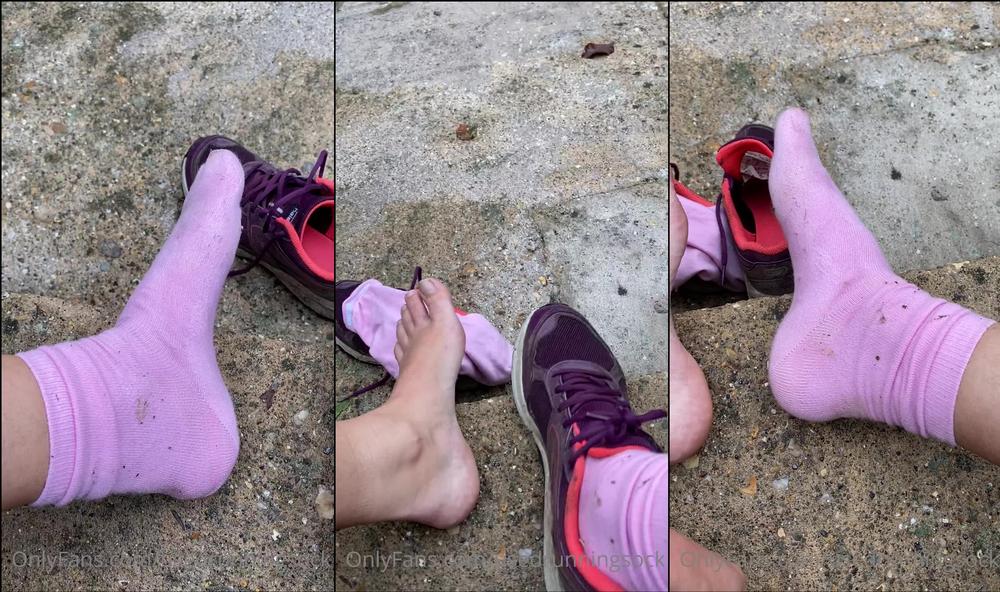 usedrunningsock 03 10 2020 1011019543 Still muddy out there, socks and feet got sweaty and dirty today.