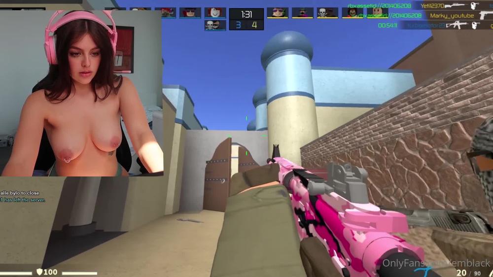 emblack 12 05 2021 2106521007 STRIP ROBLOX 