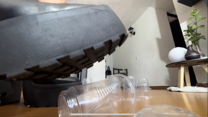 Giantess tell what she can easily do to you for being badboy - September 01, 2023