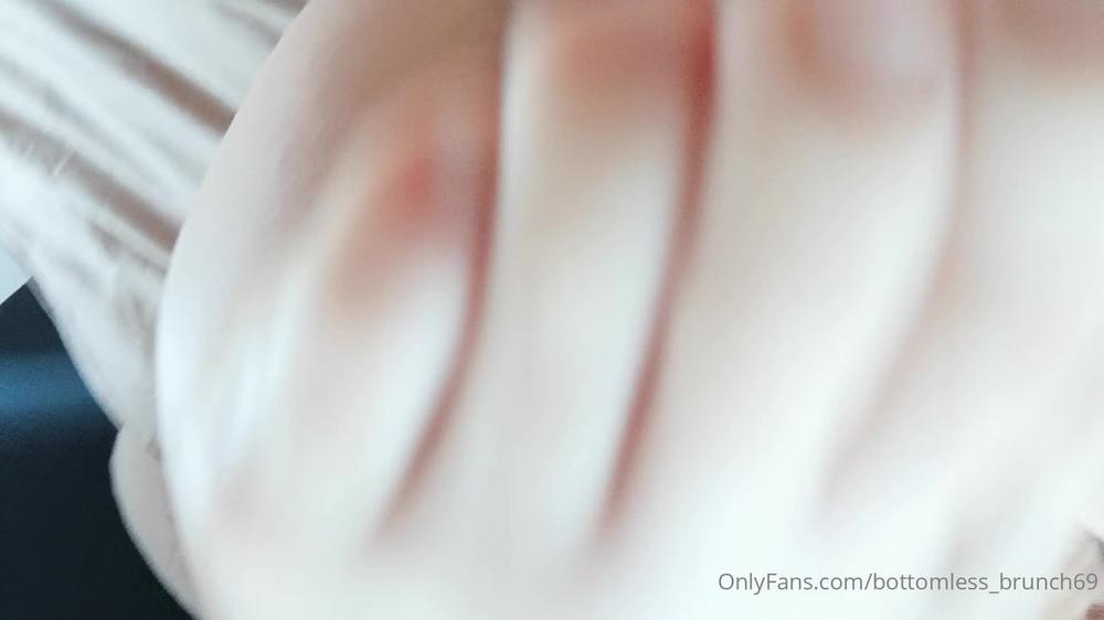 mischagoeswild 03 02 2021 2022677386 I changed the bedding and wanted you to see ( imagine fucking on my clean bed 3 also may