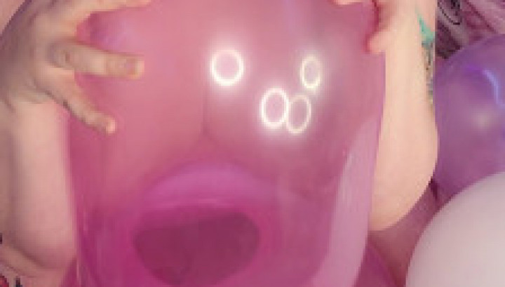 BBW balloon tit job and rough bounce - November 16, 2021