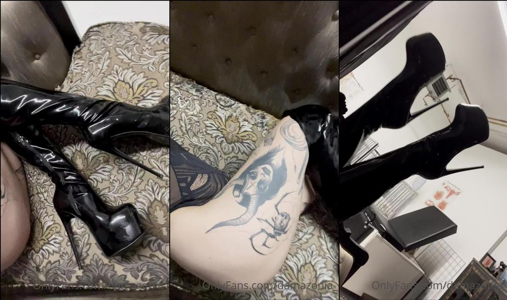 damazonia_ 01 06 2021 2125114517 Worship my boots