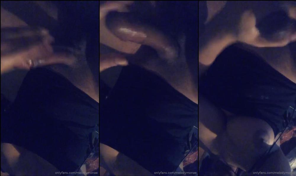 melodymonae 03 02 2019 21421886 Busting a nut while at a load in screen