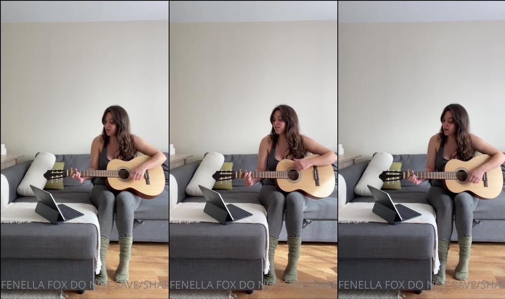 fenellafox 10 04 2021 2078972992 a sing from last week