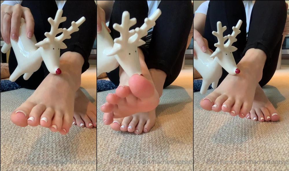 harrietfootsie 05 12 2020 1390412930 Made you two little Christmas themed videos with my beautiful fresh white toes