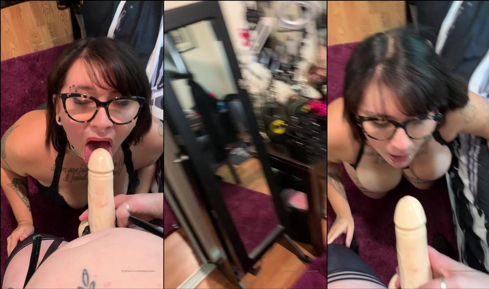 lindsaycins4u 02 10 2019 11636342 What do you do with a cute goth girl that's already
