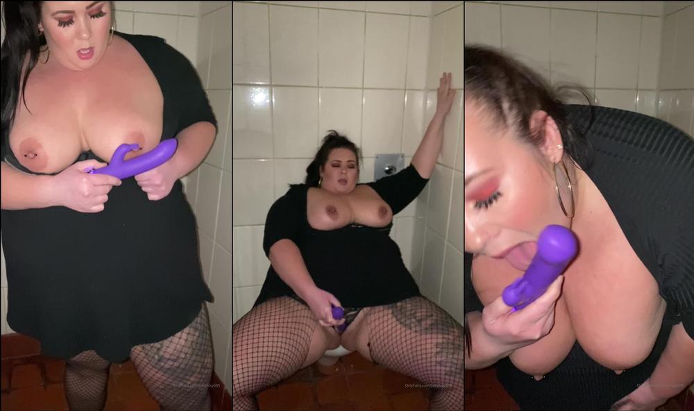 juicylucy505 12046774 2020 01 21 playing with myself in the public restroom
