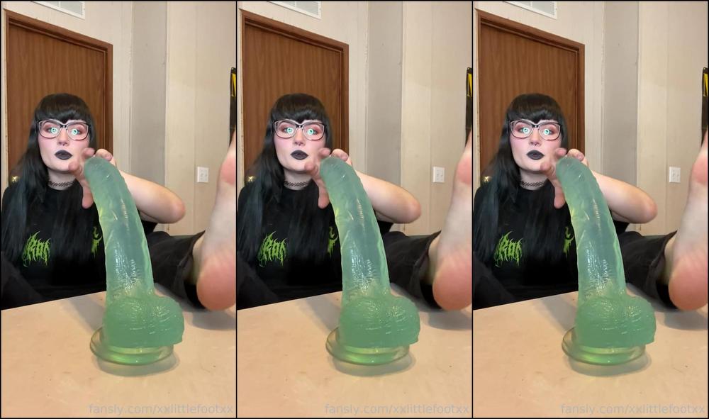 xxlittlefootxx 2023-11-19 at 21-28 Fansly (Goddess Vyle)