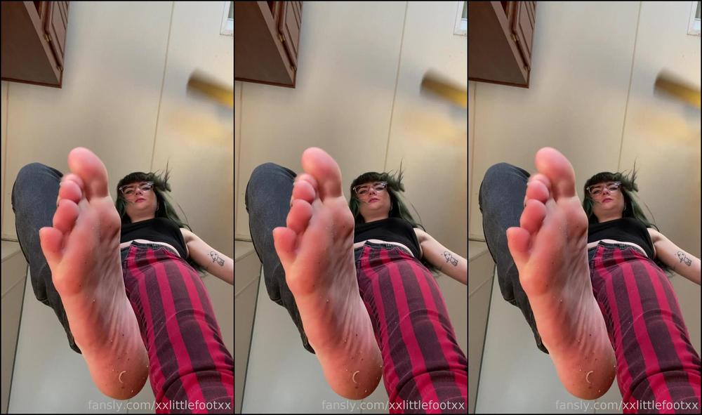 xxlittlefootxx 2023-11-19 at 21-54 Fansly (Goddess Vyle)